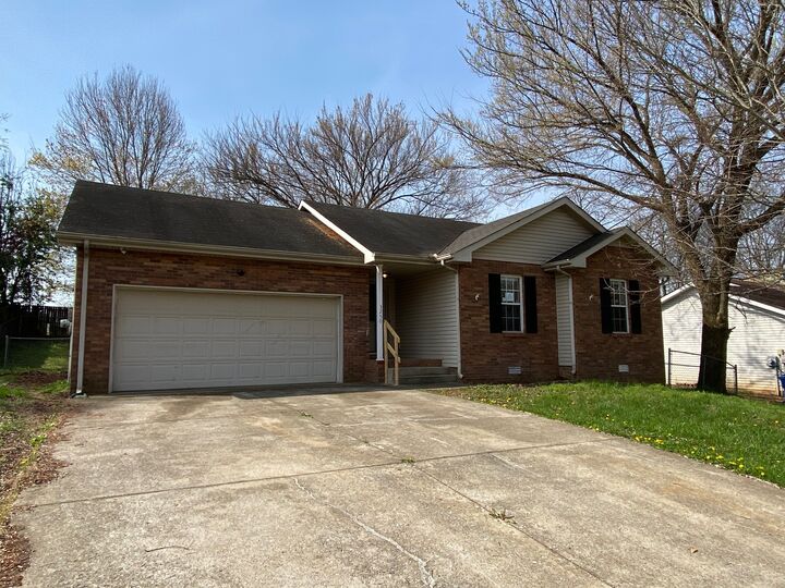 Property Photo:  3250 N Senseney Cir  TN 37042 
