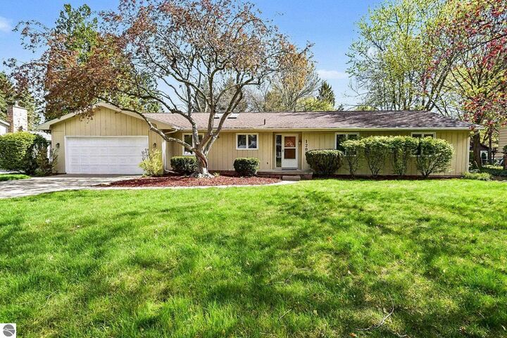 Property Photo:  1203 Glenwood Drive  MI 48858 