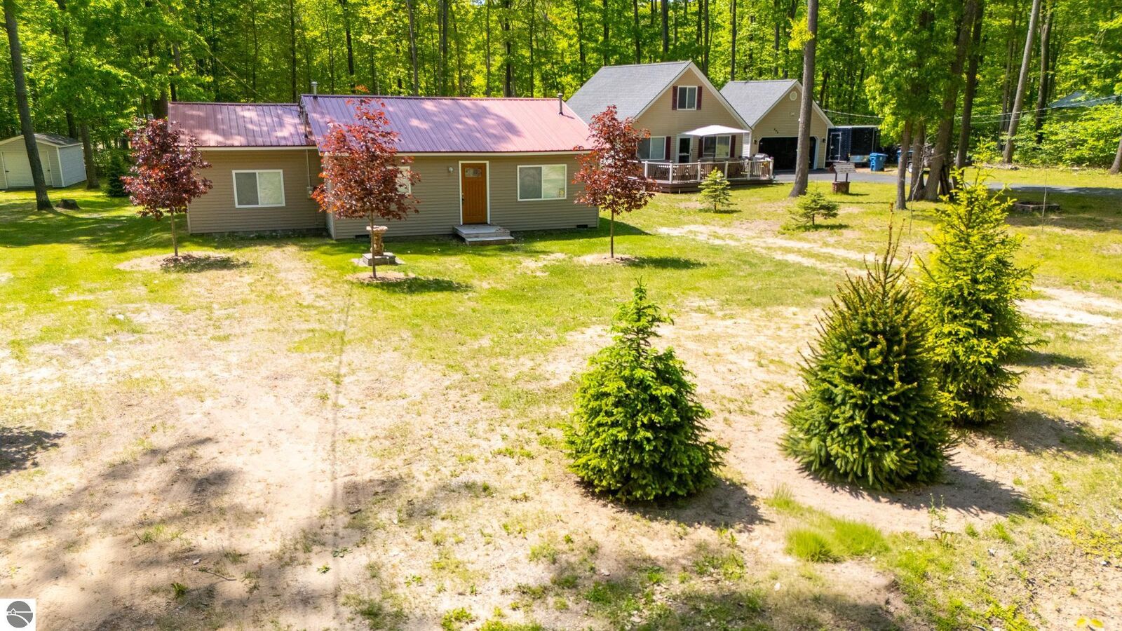 Property Photo:  408 Kirkshire Avenue  MI 48653 