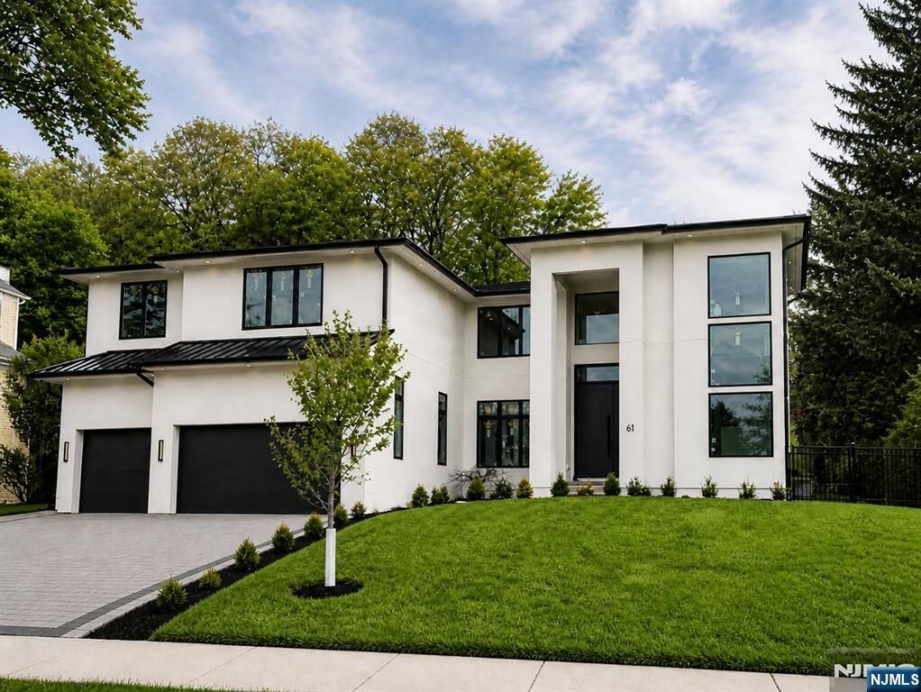 Property Photo:  61 Macarthur Avenue  NJ 07624 