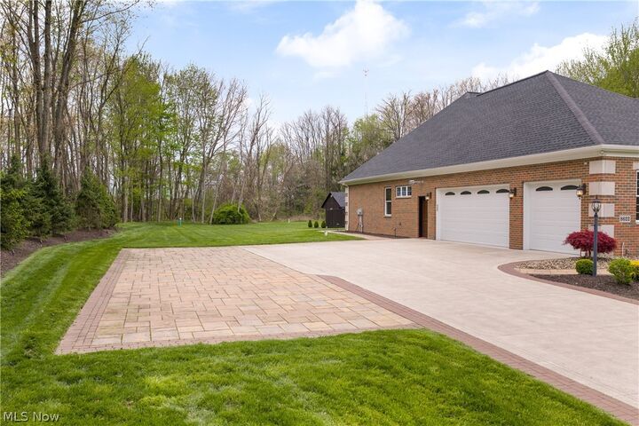 Property Photo:  8622 Hunters Ridge Run  OH 44281 