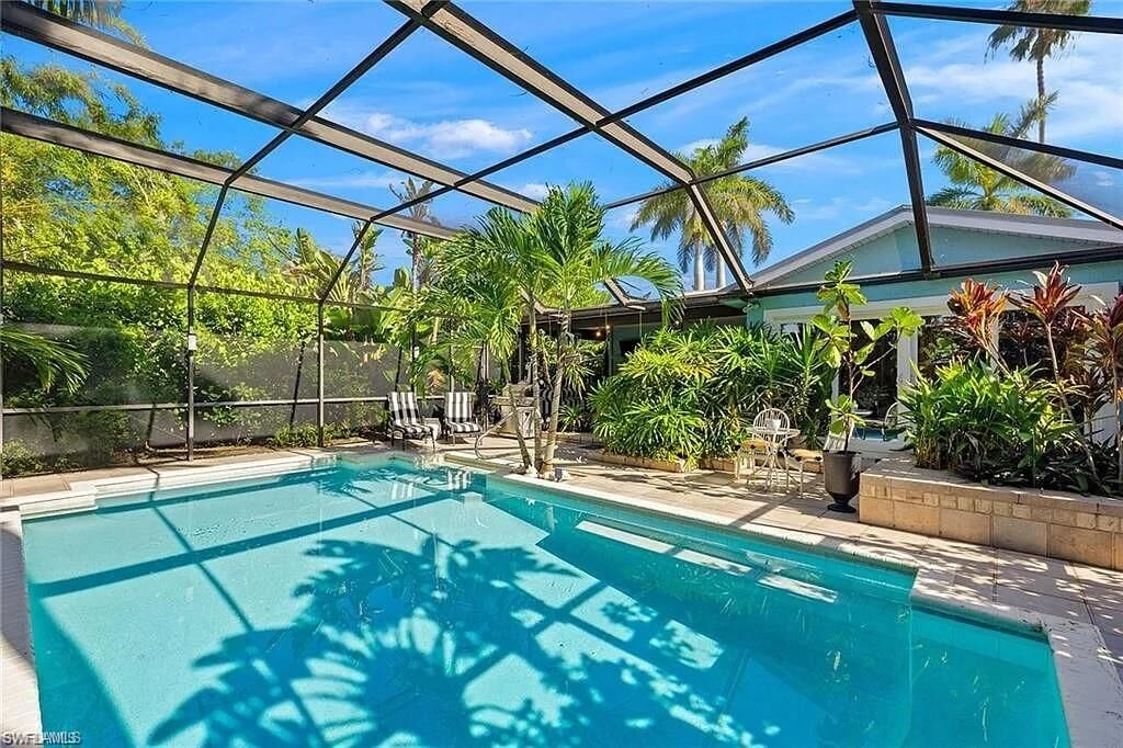 Property Photo: 792 108th Ave N FL 34108