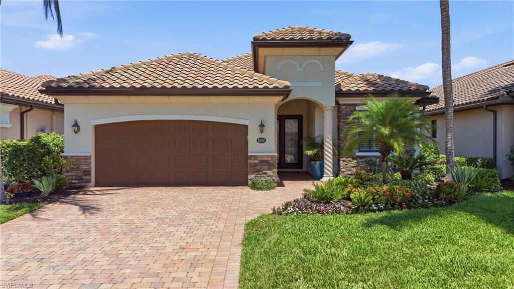 Property Photo:  3058 Aviamar Cir  FL 34114 