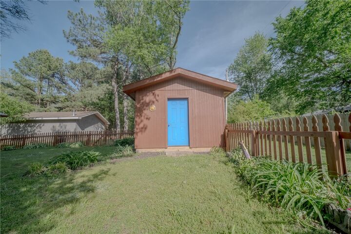 Property Photo:  304 Warren Avenue  AR 72740 
