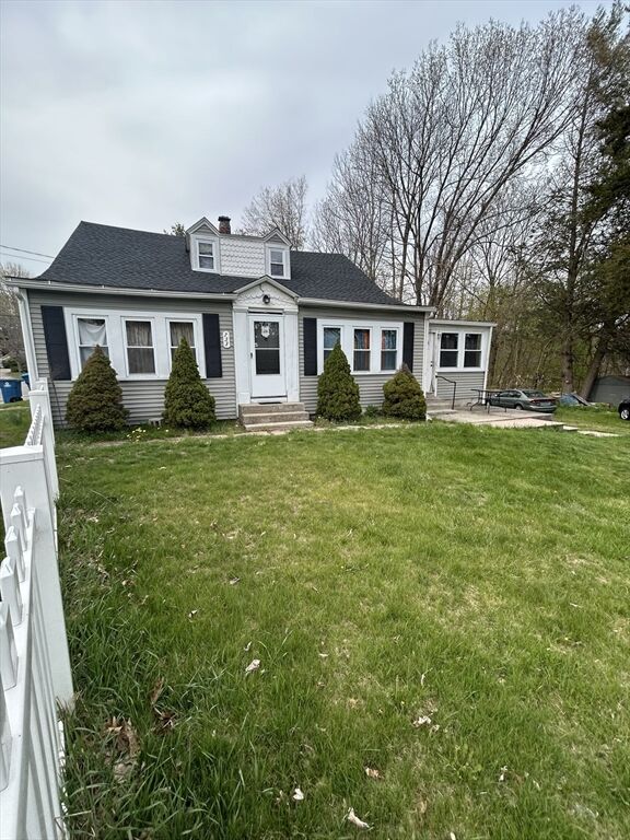 Property Photo:  733 Pleasant St 1  MA 01542 