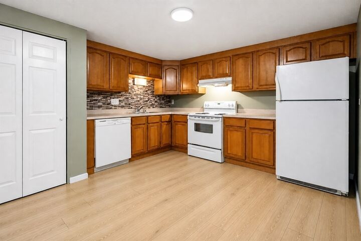 Property Photo:  52 Swanson Court 12B  MA 01719 