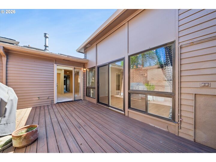 Property Photo:  50 Condolea Ct  OR 97035 