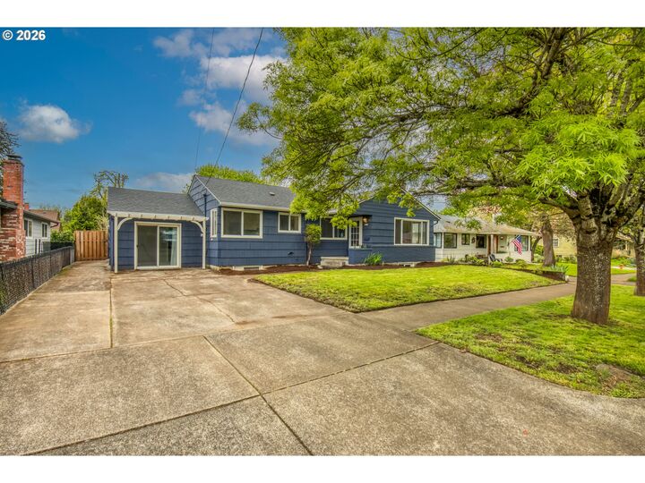 Property Photo:  6415 SE 43rd Ave  OR 97206 