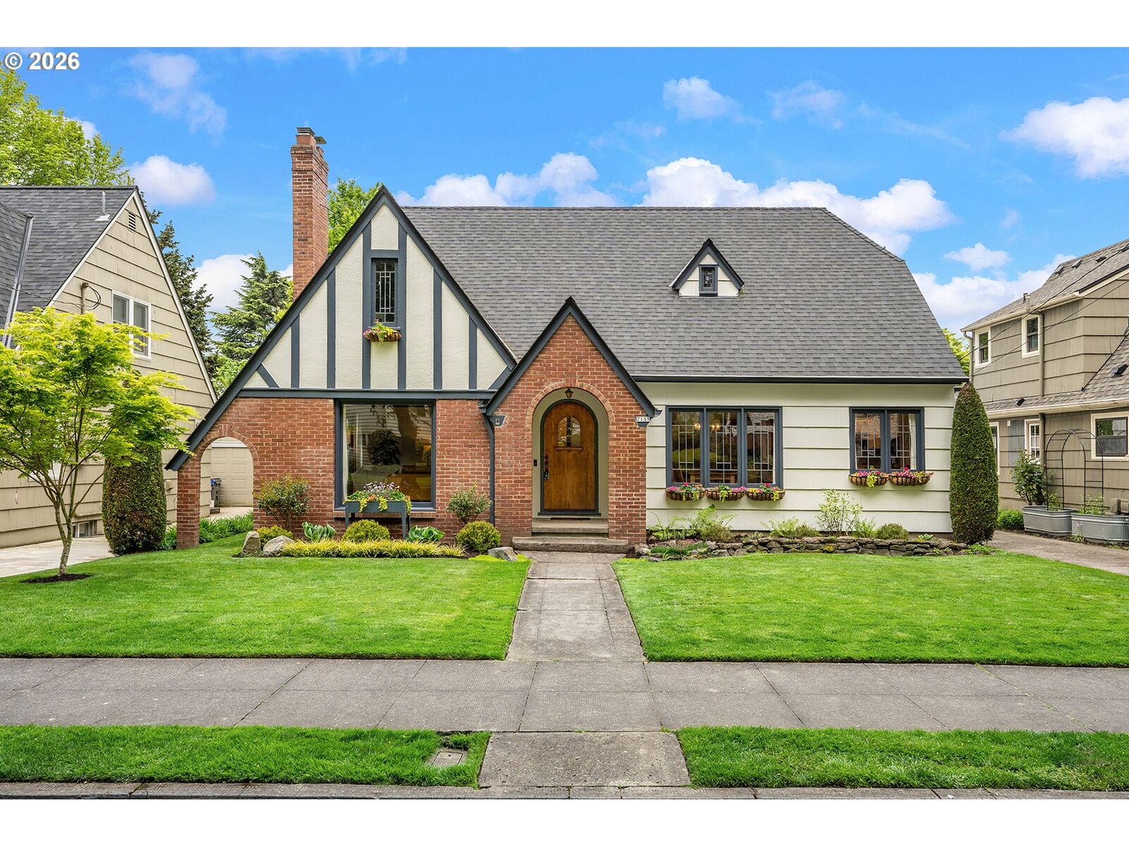 Property Photo:  7135 SE Reed College Pl  OR 97202 