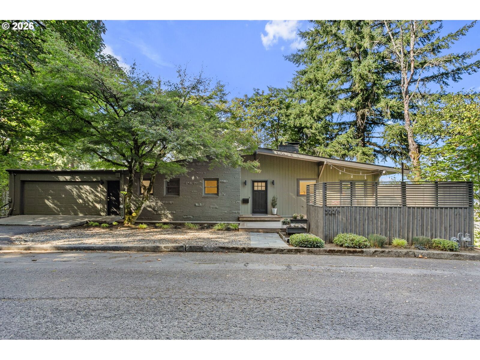 Property Photo:  3227 NW Luray Ter  OR 97210 