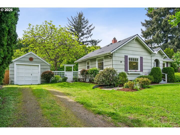 Property Photo:  4228 NE Simpson St  OR 97218 