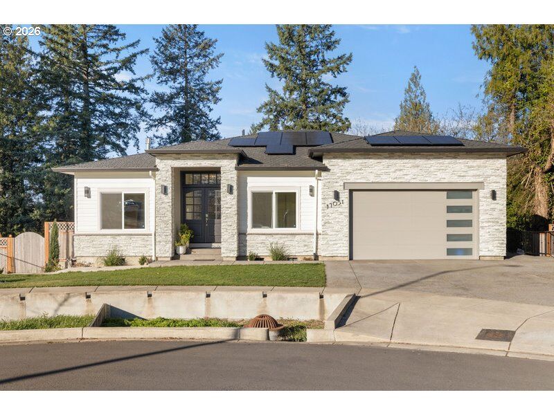 Property Photo:  17051 SE Manley St  OR 97236 