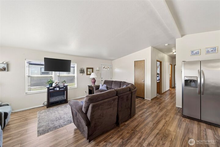 Property Photo: 520 New Gate Drive WA 99350