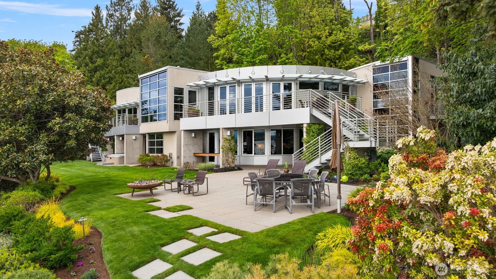 Property Photo:  7525 NE 28th Place  WA 98039 