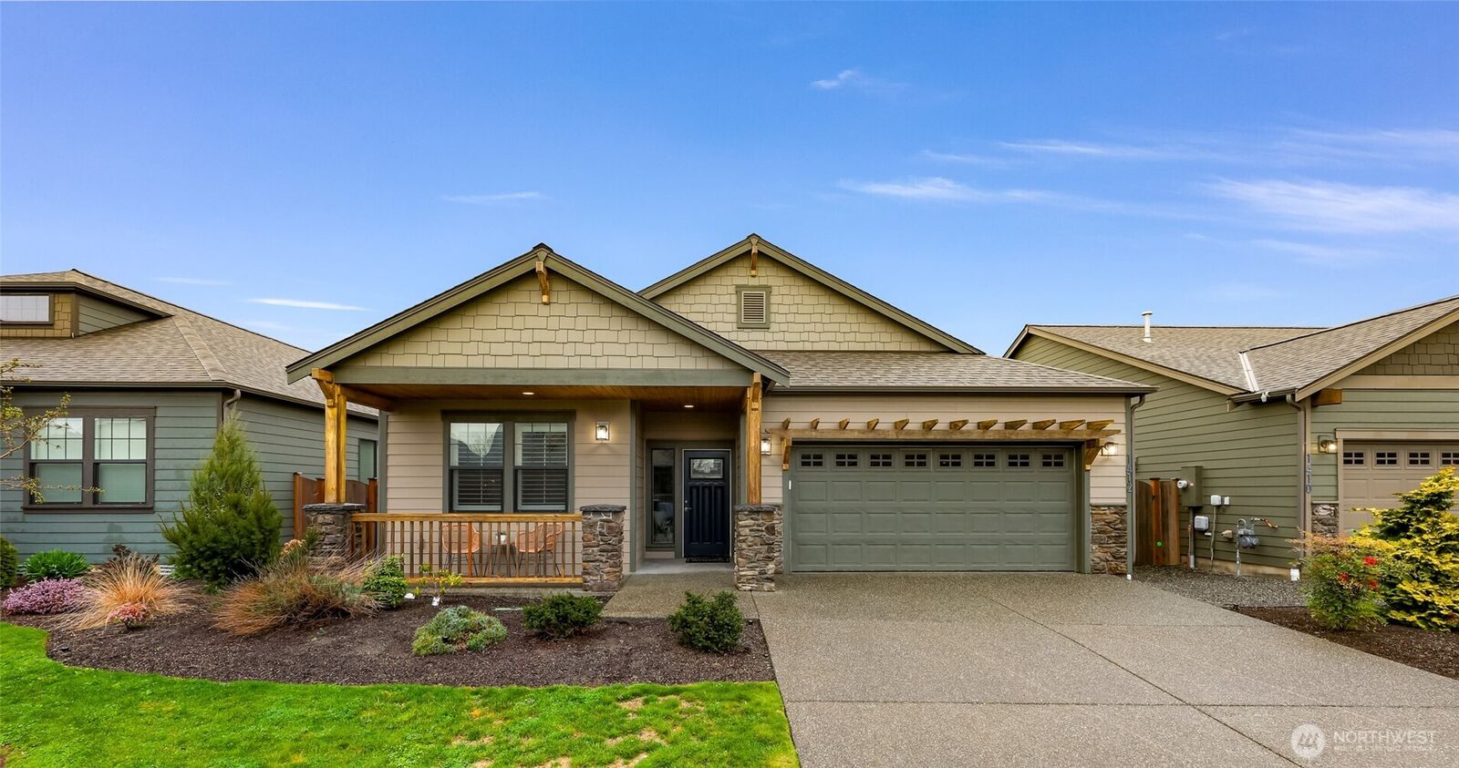 Property Photo:  1412  Woods Point Loop  WA 98248 