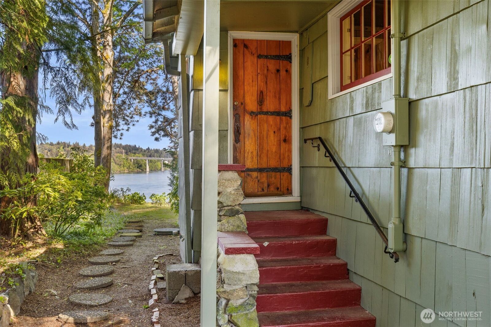 Property Photo:  2022  Taft Avenue  WA 98312 