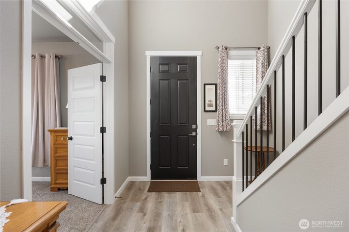 Property Photo:  306 N Towhee Street  WA 98837 