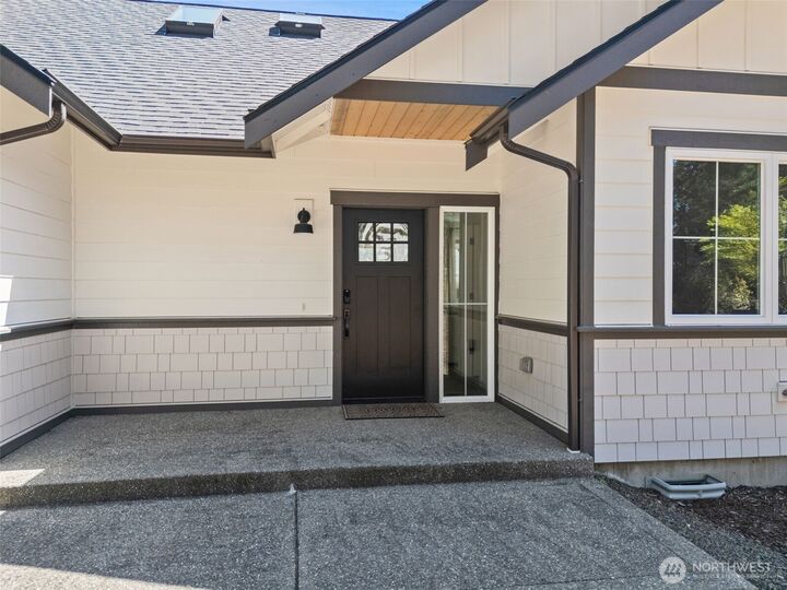 Property Photo:  200 E Susan Lane  WA 98592 