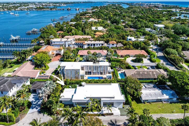 Property Photo:  823 W Oyster Lane  FL 33462 