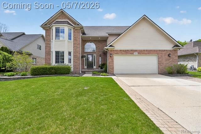 Property Photo:  27073 Hawthorne Boulevard  MI 48134 
