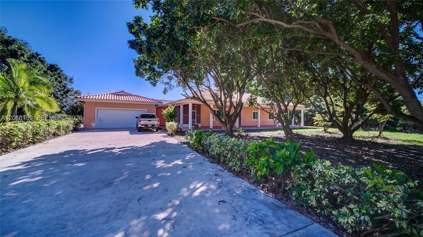 Property Photo:  20400 SW 328th St  FL 33030 