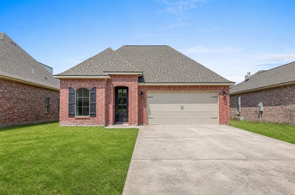 Property Photo:  548 Sheila Drive  LA 70663 