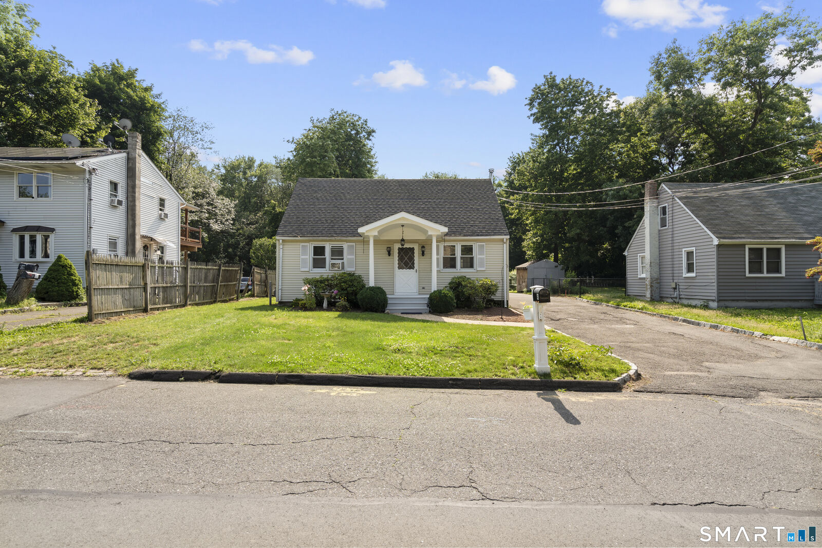 Property Photo:  40 Hakim St Extension  CT 06810 