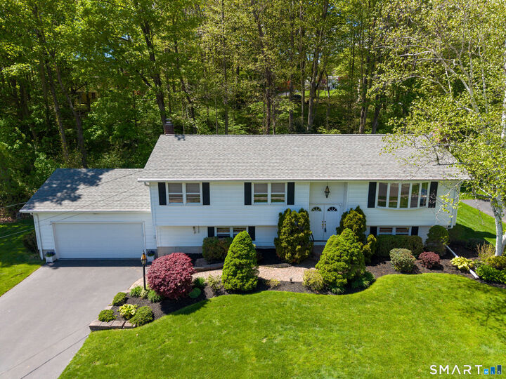 Property Photo:  253 Braeside Drive  CT 06514 
