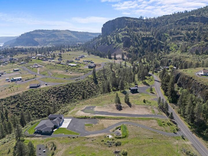 Property Photo:  39440 Sterling Valley Rd N  WA 99147 
