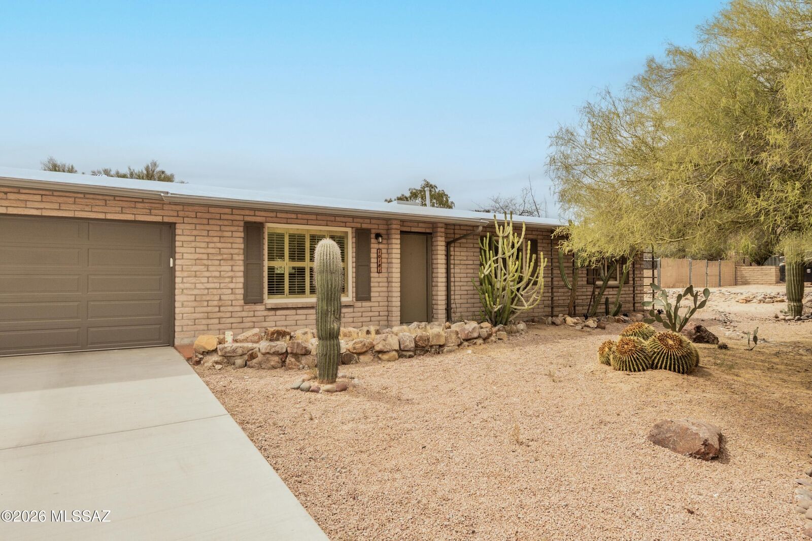 Property Photo:  10181 N Hacienda Hermosa Drive  AZ 85737 