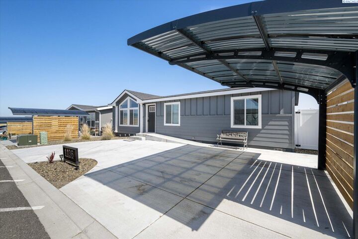 Property Photo:  1136 Harrison Pl  WA 99336 