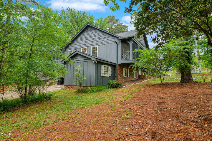 Property Photo:  1701 Bellemeade Street  NC 27607 