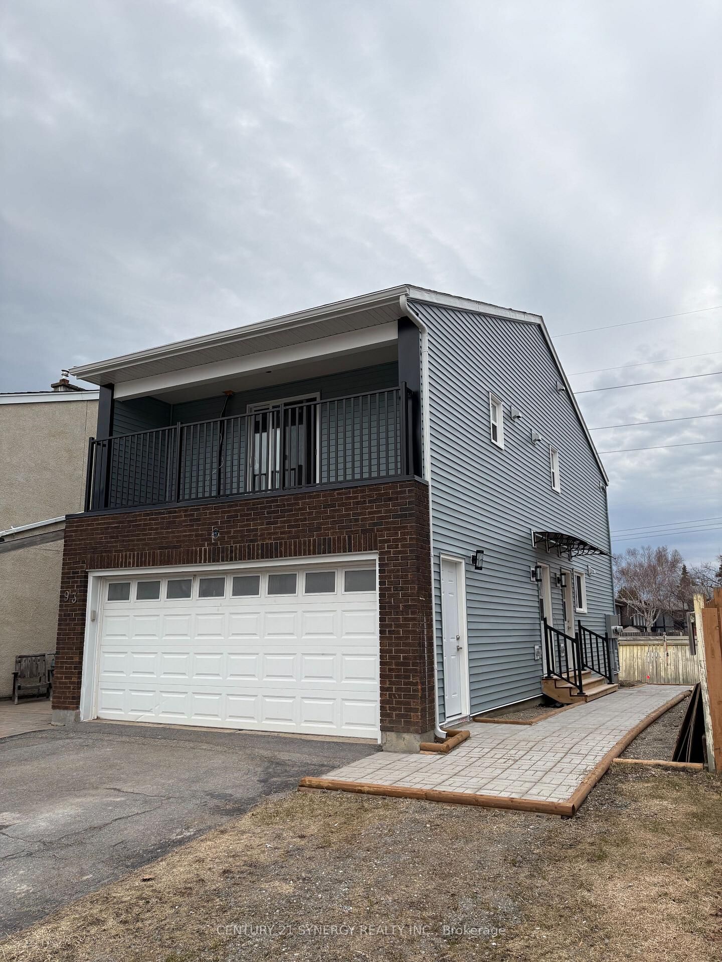 Property Photo:  93B Tarquin Crescent  ON K2H 8J7 