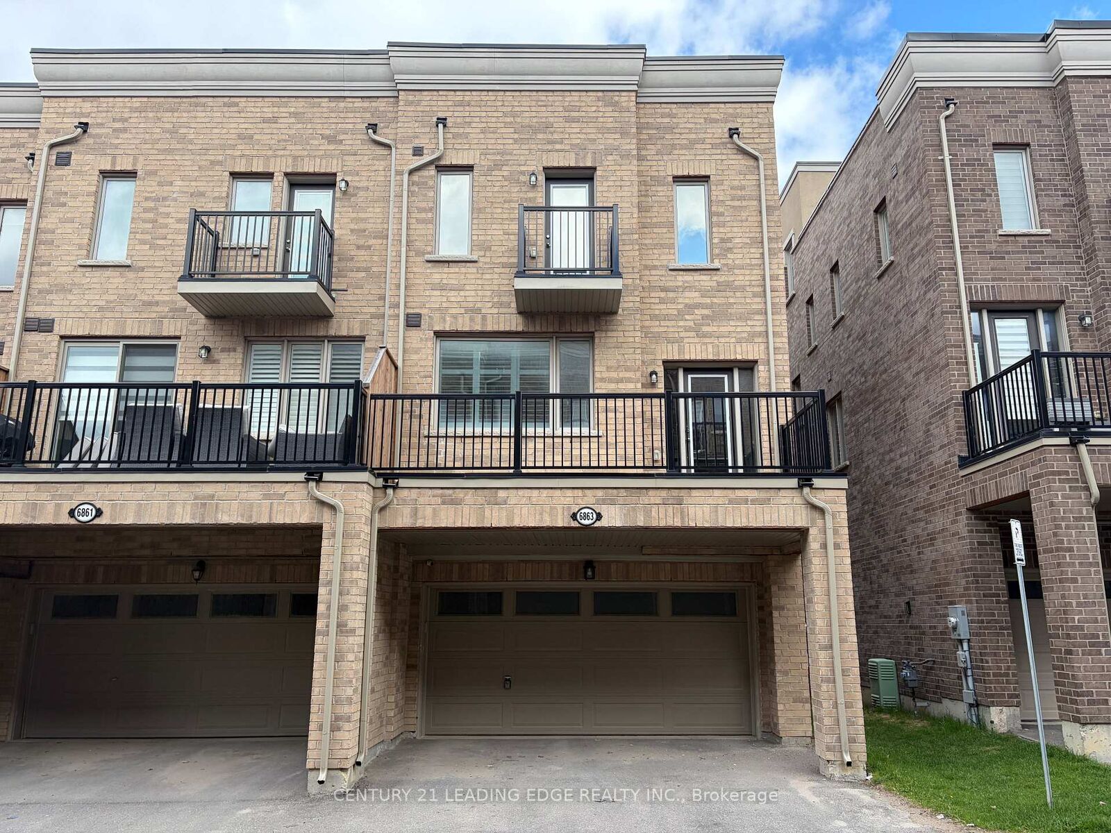 Property Photo:  6863 Main Street  ON L4A 4X2 