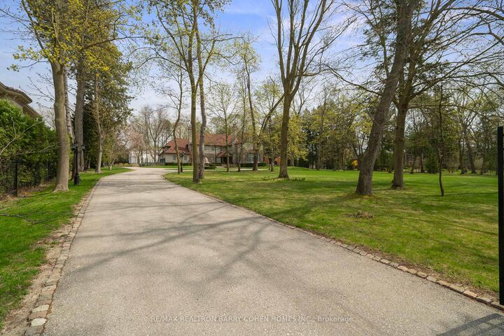 15 Park Lane Circle — photo 1
