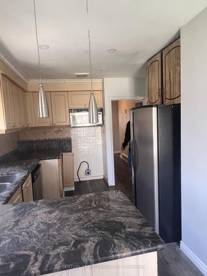 Property Photo:  9 Tralee Avenue  ON M1G 3E3 