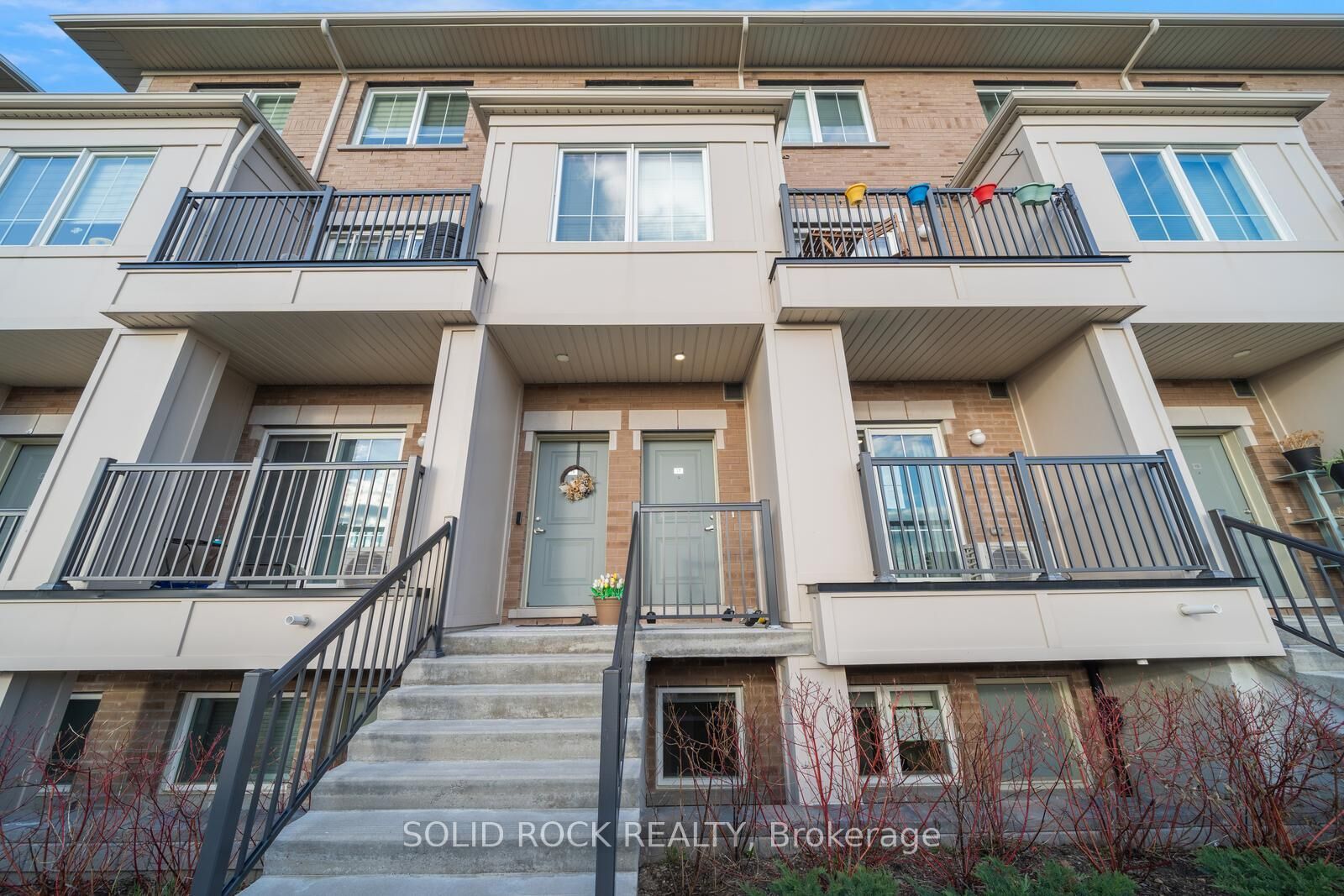 Property Photo: 480 Beresford Path 17 ON L1H 0B2