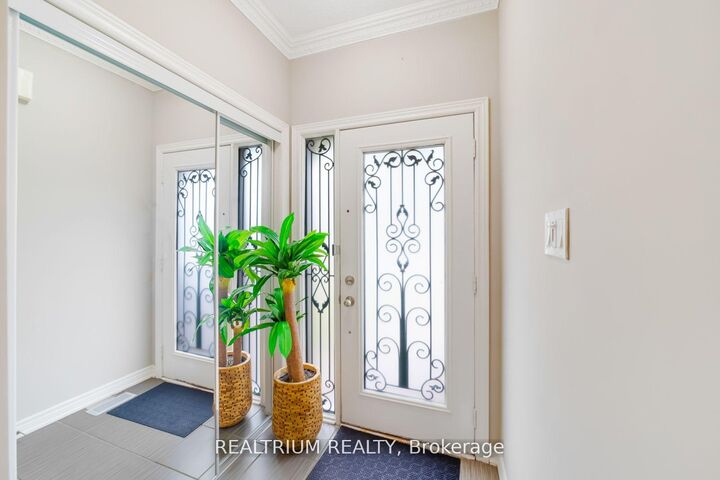 Property Photo: 282 Sandale Road ON L4A 0Y4