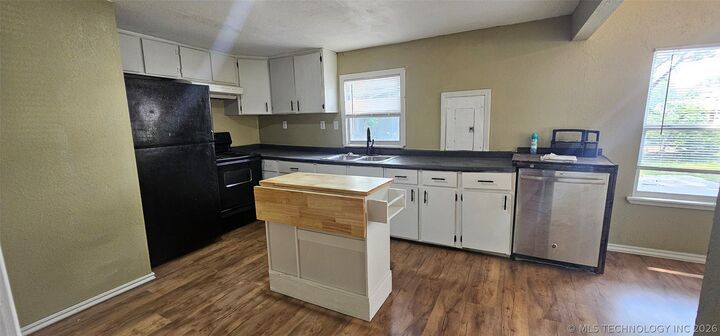 Property Photo:  504 S Walnut Street  OK 74955 