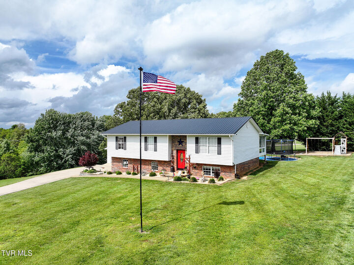 Property Photo:  122 Earlington Drive  TN 37743 