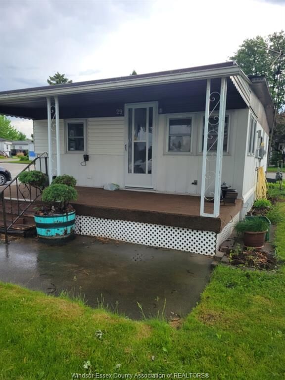 Property Photo: 29 Robin Crescent ON N8N 2R8