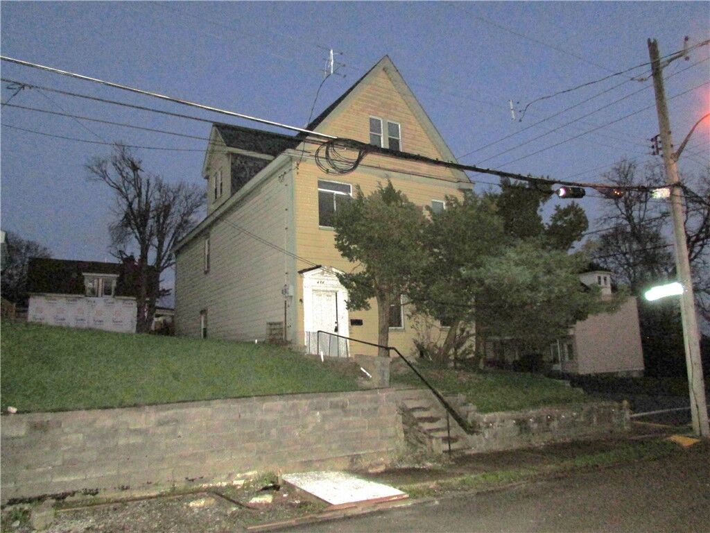 Property Photo:  527 Delmont Ave  PA 15210 