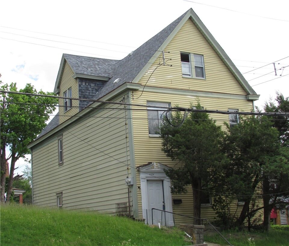 Property Photo:  527 Delmont Ave  PA 15210 