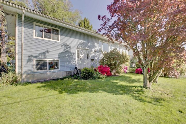 8505 Howard Crescent — photo 1