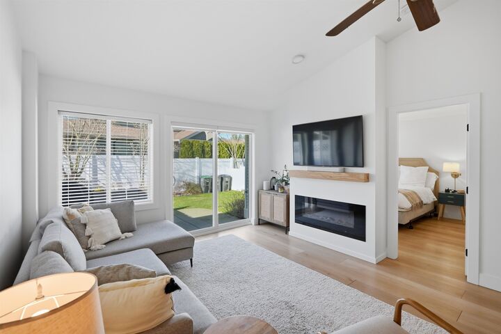 17516 4 Avenue 34 — photo 1