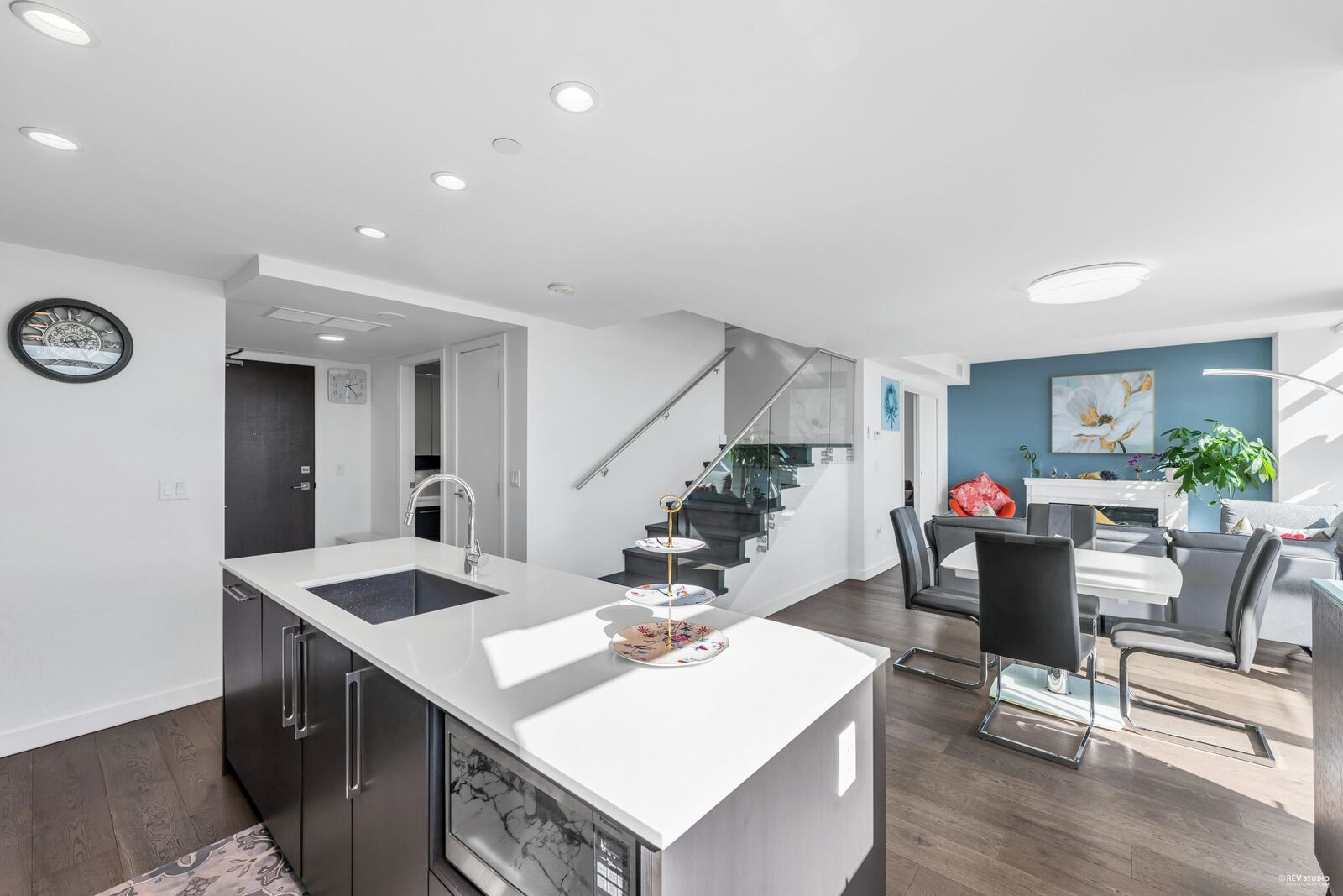 Property Photo: 5580 No. 3 Road 1602 BC V6X 0R8
