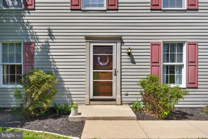 Property Photo:  40 Battens Circle  PA 17540 