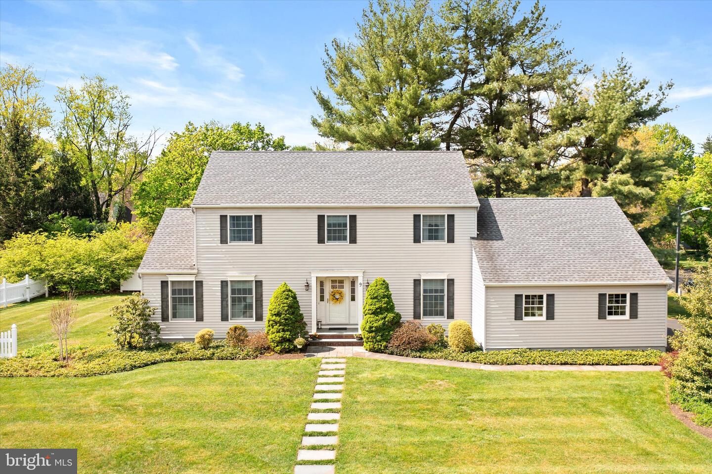 Property Photo:  9 Holly Lane  NJ 08648 