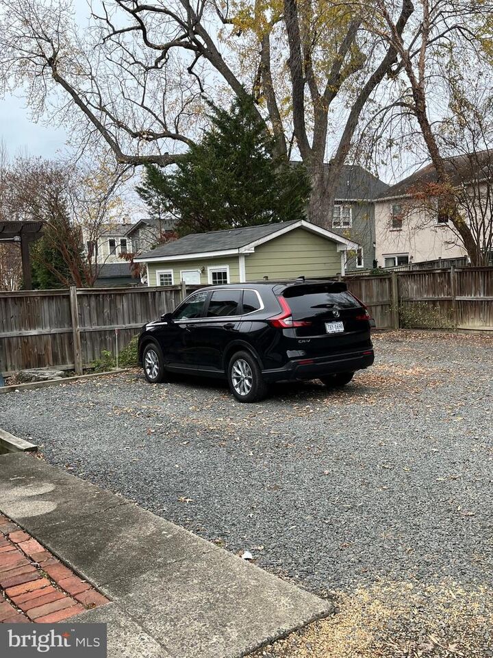 Property Photo:  112 E Howell Avenue 3  VA 22301 