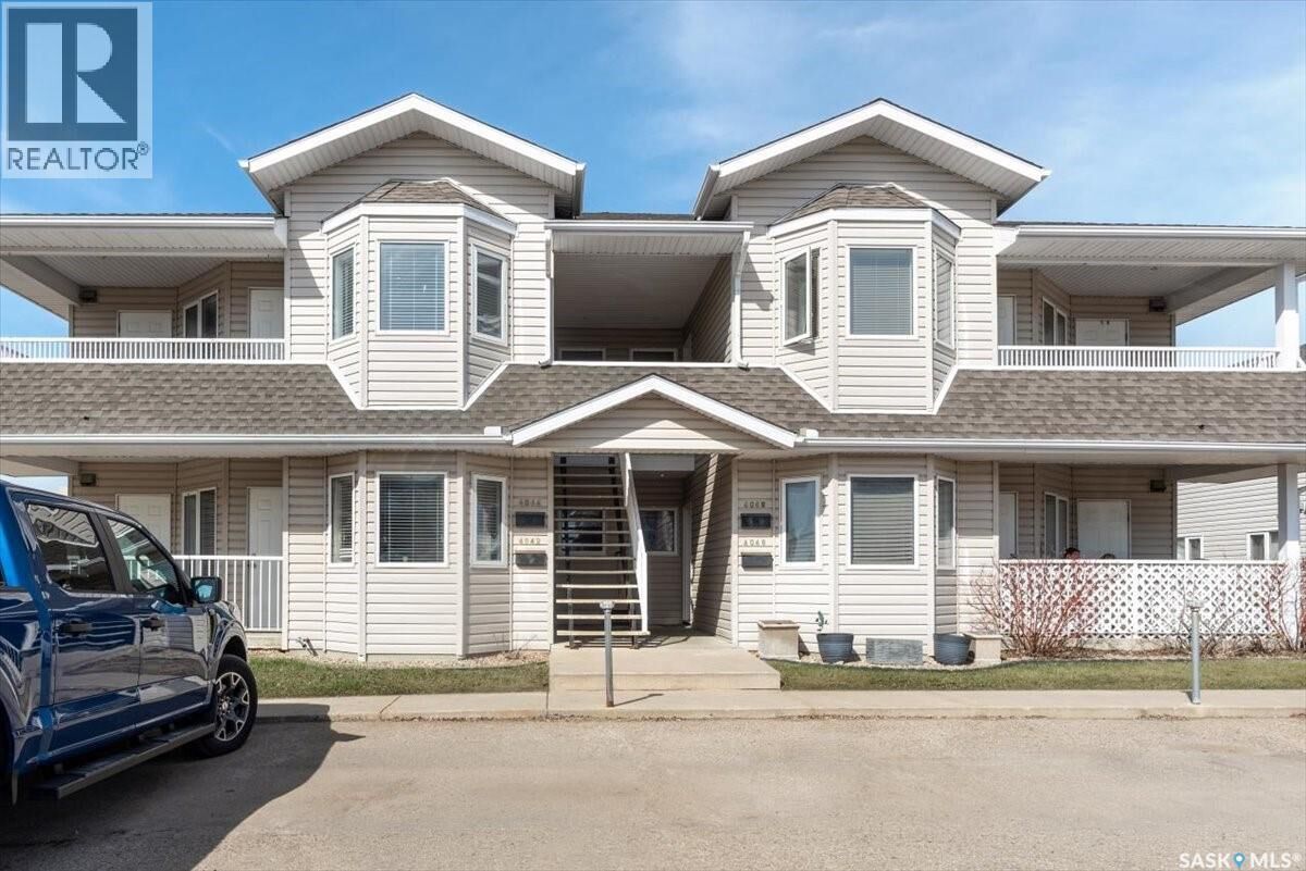 Property Photo:  4044 Buckingham Drive E  SK S4V 3A9 